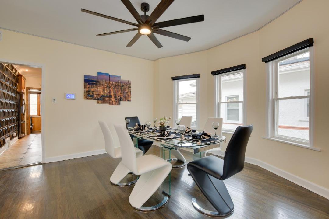 Photo of Livingroom in Maywood