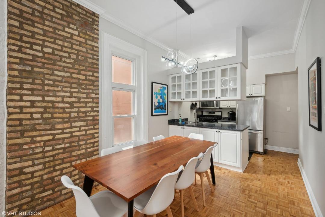 Photo of Livingroom in Near North Side
