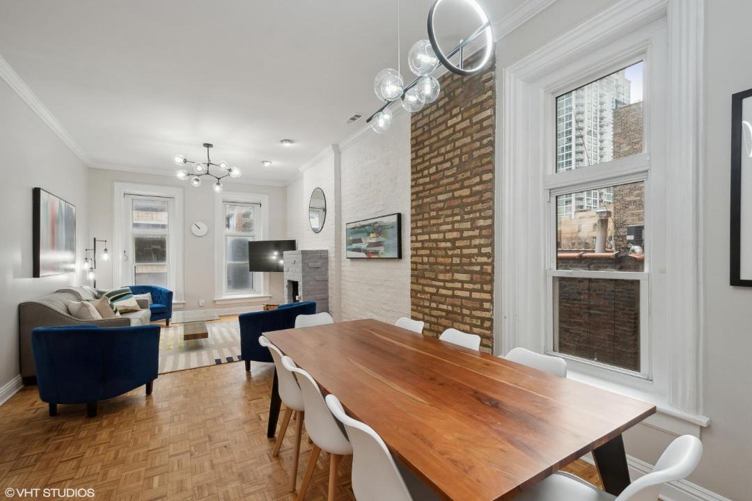 Photo of Livingroom in Near North Side