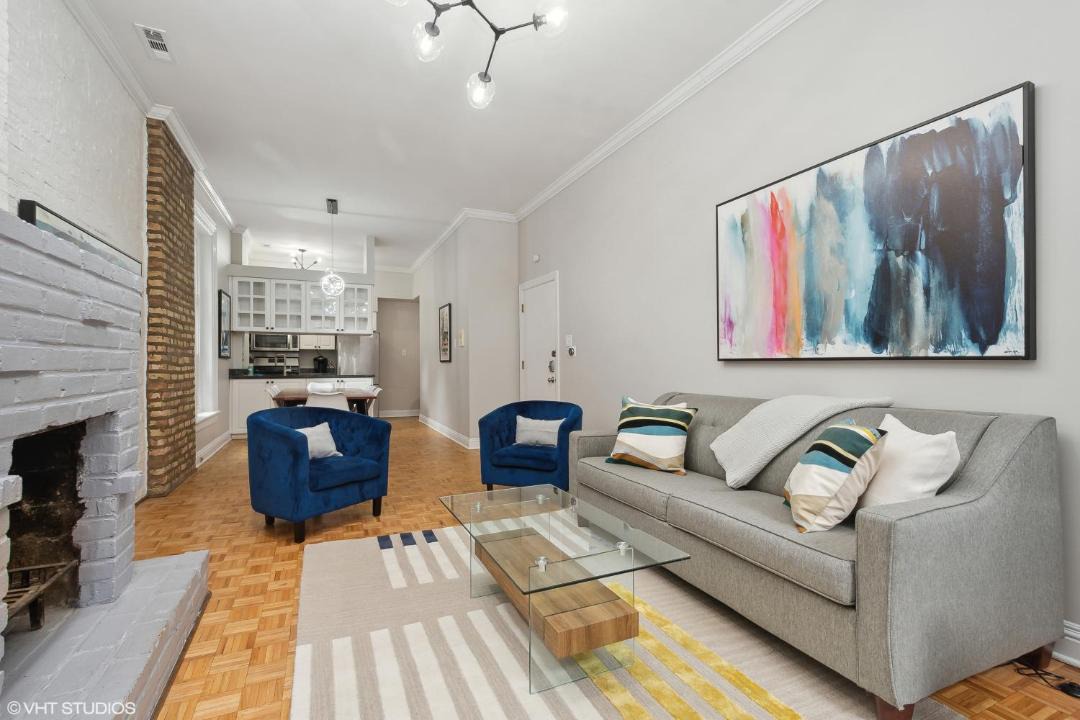 Photo of Livingroom in Near North Side