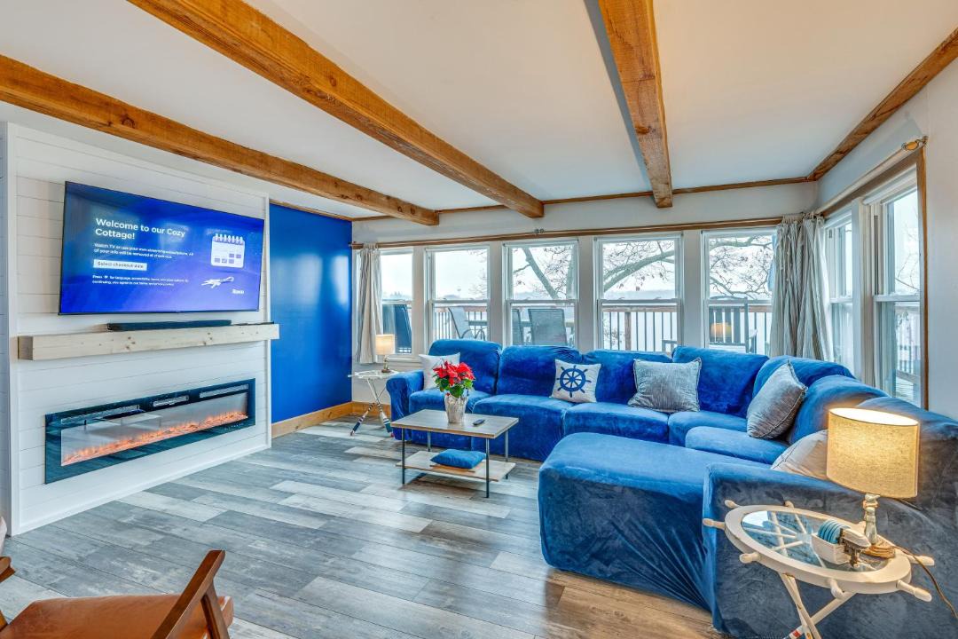 Photo of Livingroom in Fox Lake