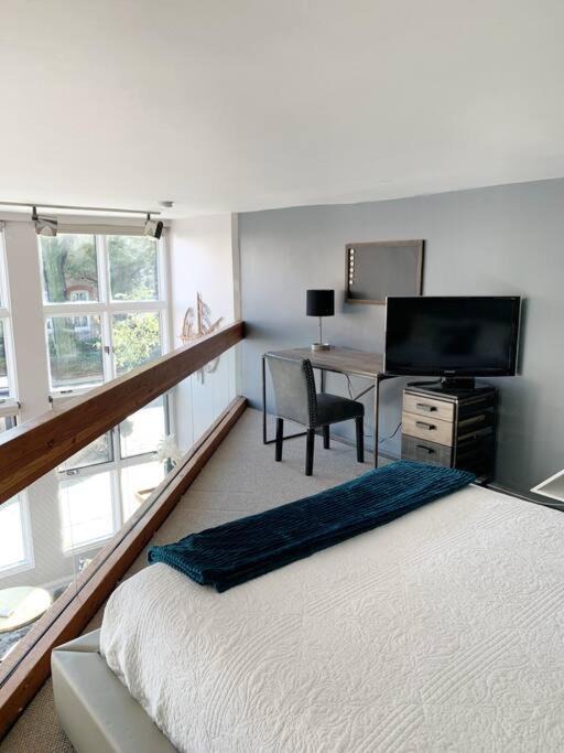 Photo of Bedroom in Sheffield Neighbors