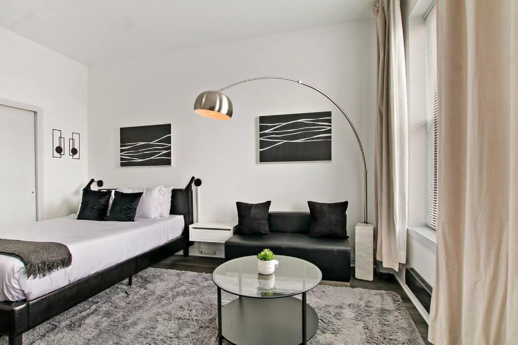 Photo of Livingroom in East Hyde Park