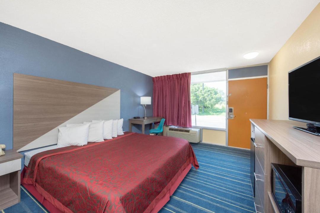 Photo of Bedroom in Salem
