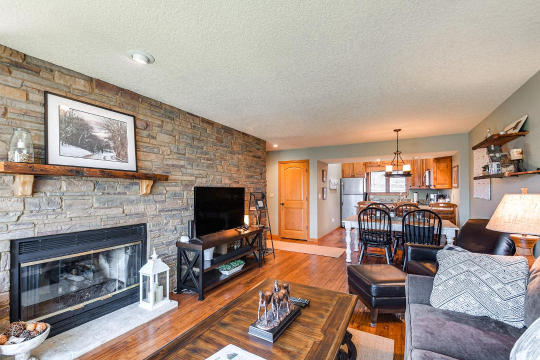 Photo of Livingroom in The Galena Territory