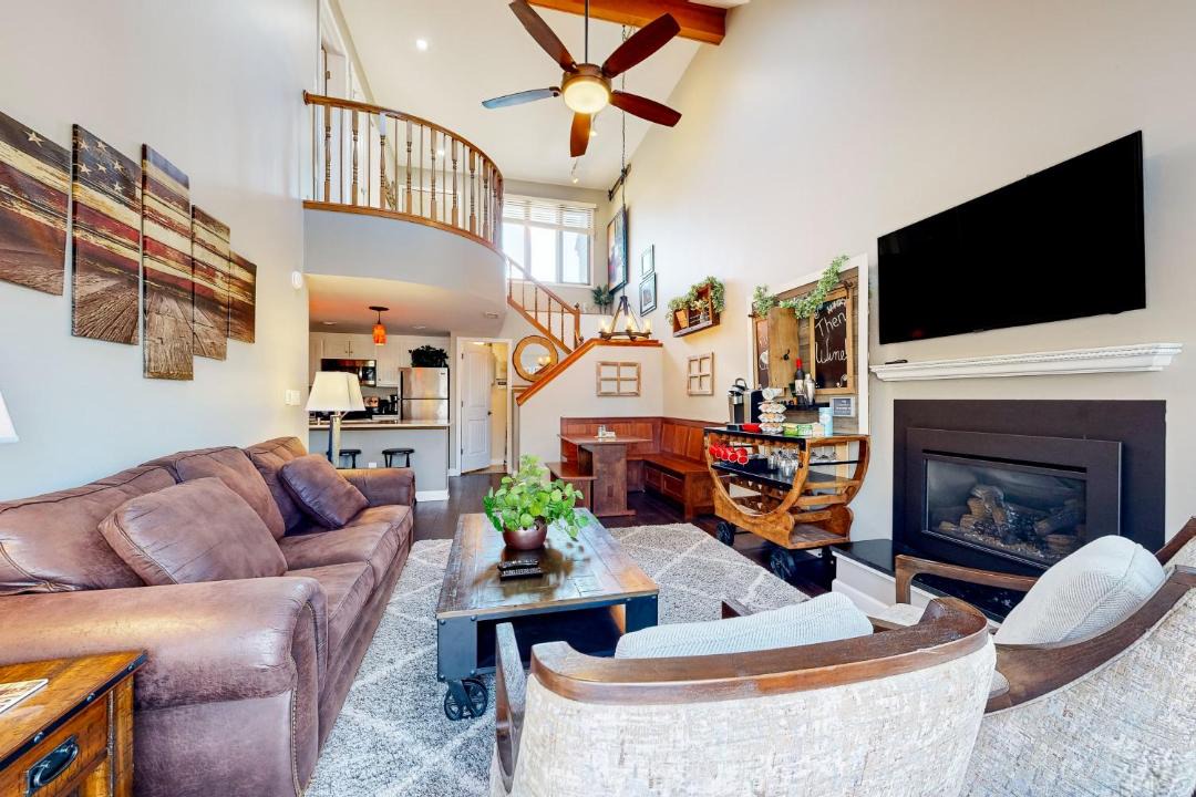 Photo of Livingroom in The Galena Territory