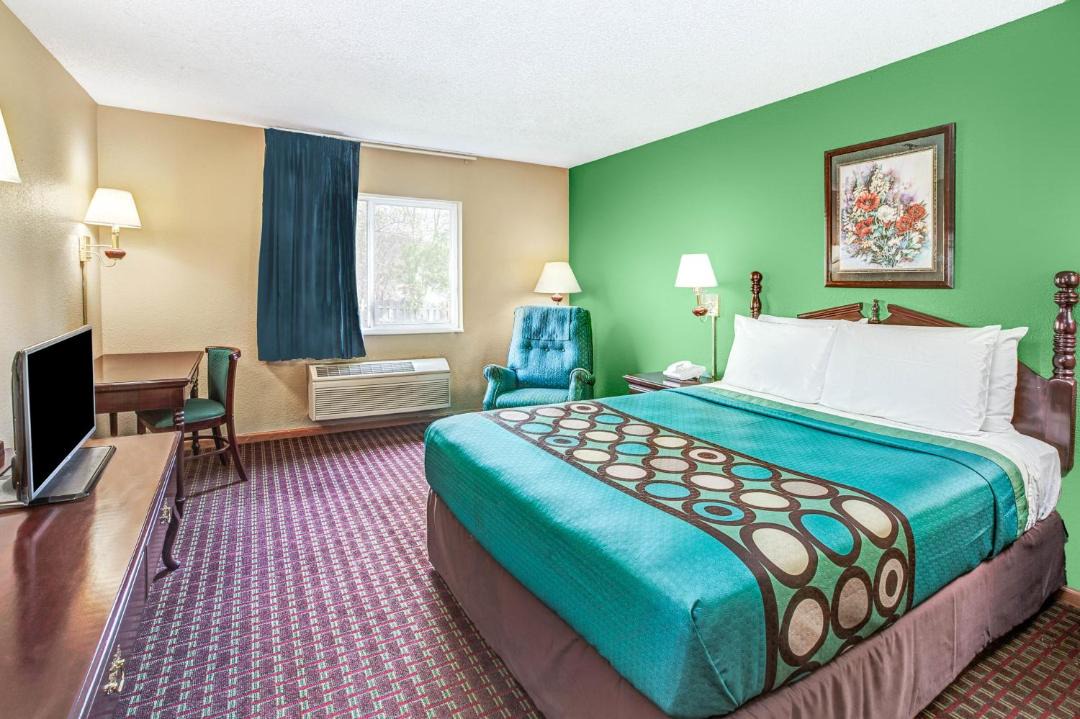 Photo of Bedroom in McHenry