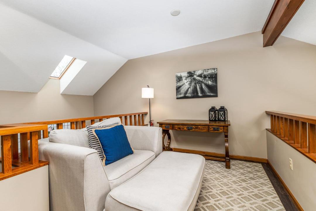 Photo of Livingroom in The Galena Territory