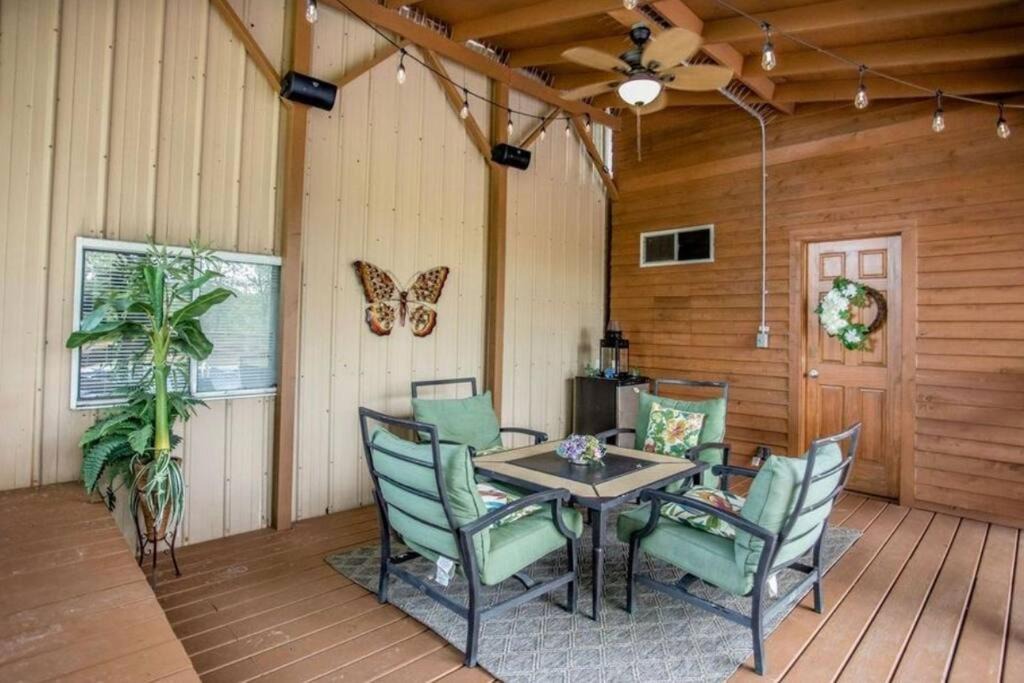 Photo of Livingroom in Will County