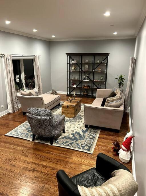 Photo of Livingroom in Will County