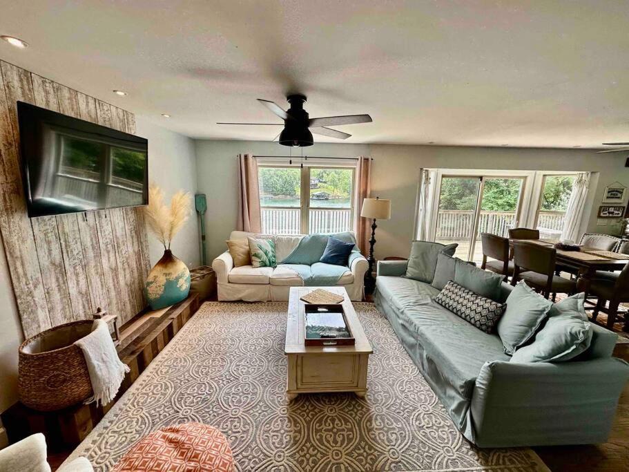 Photo of Livingroom in Putnam