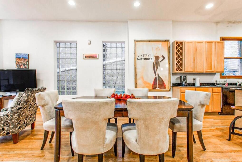 Photo of Livingroom in Wicker Park