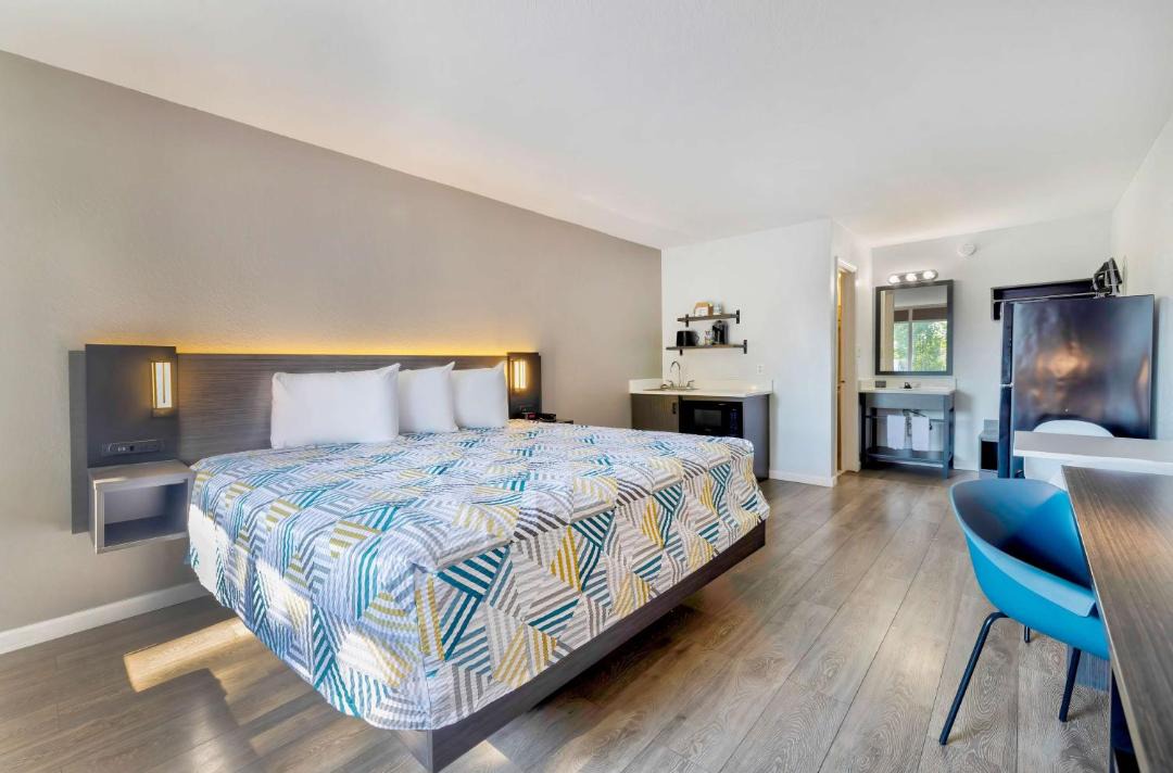 Photo of Bedroom in Effingham