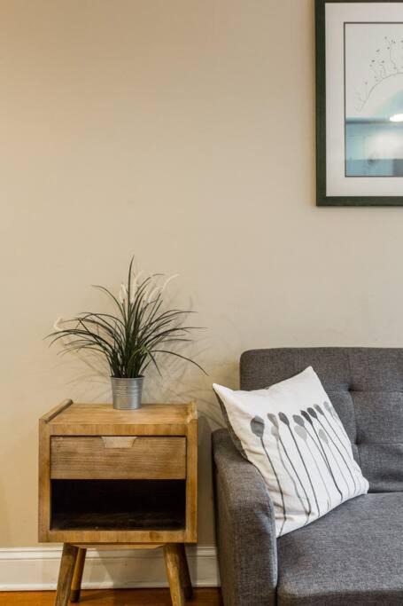 Photo of Livingroom in Belmont Cragin
