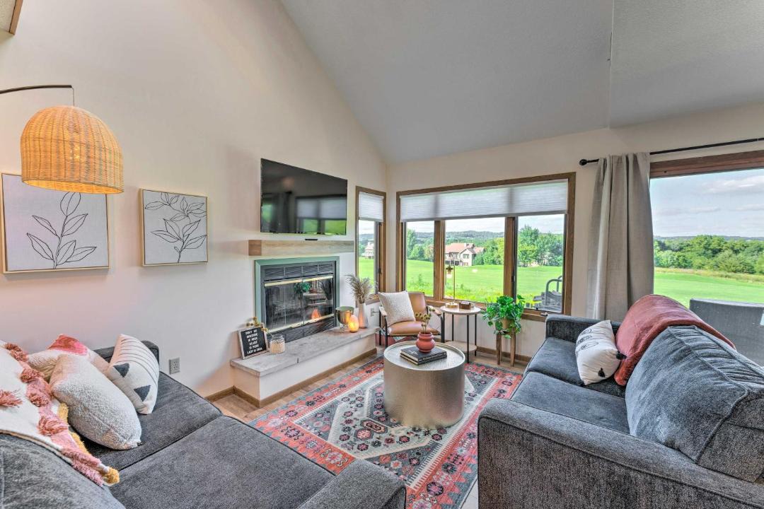 Photo of Livingroom in The Galena Territory