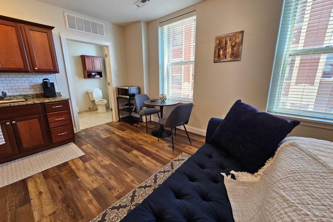 Photo of Livingroom in Champaign