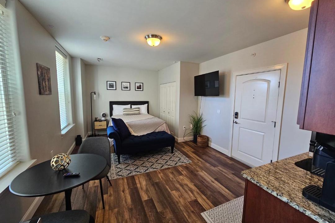 Photo of Livingroom in Champaign