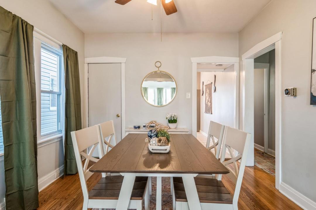 Photo of Livingroom in Forest Park