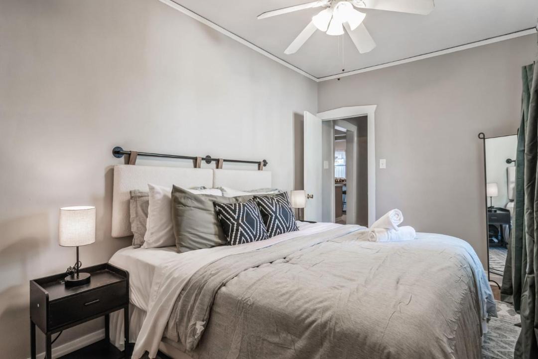 Photo of Bedroom in Forest Park