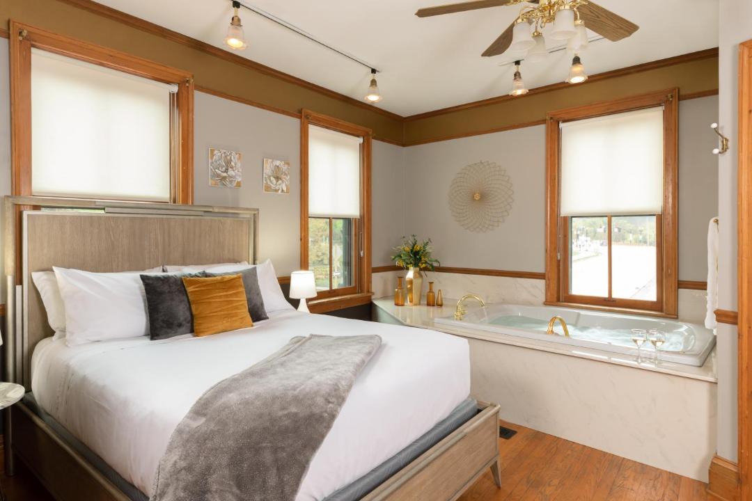 Photo of Bedroom in Galena