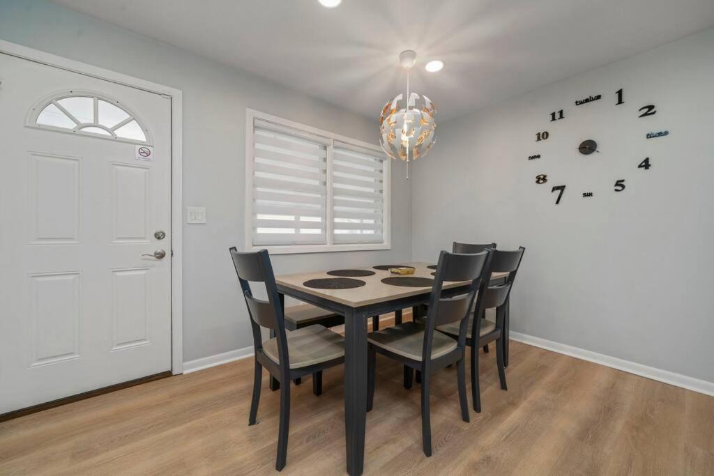 Photo of Livingroom in Rockford