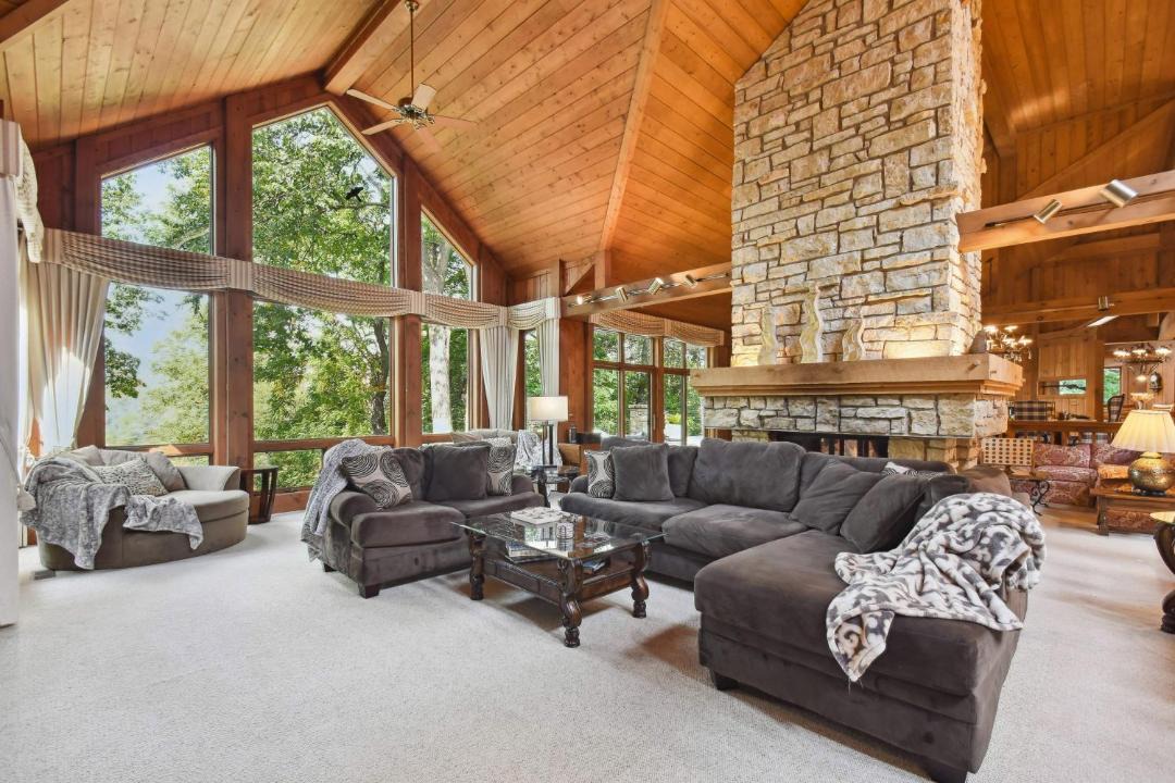 Photo of Livingroom in The Galena Territory
