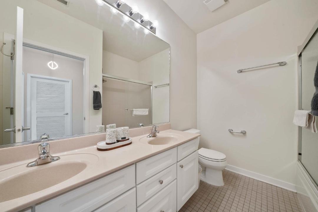 Photo of Bathroom in Ranch Triangle