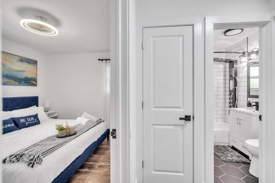 Photo of Bedroom in Rolling Meadows