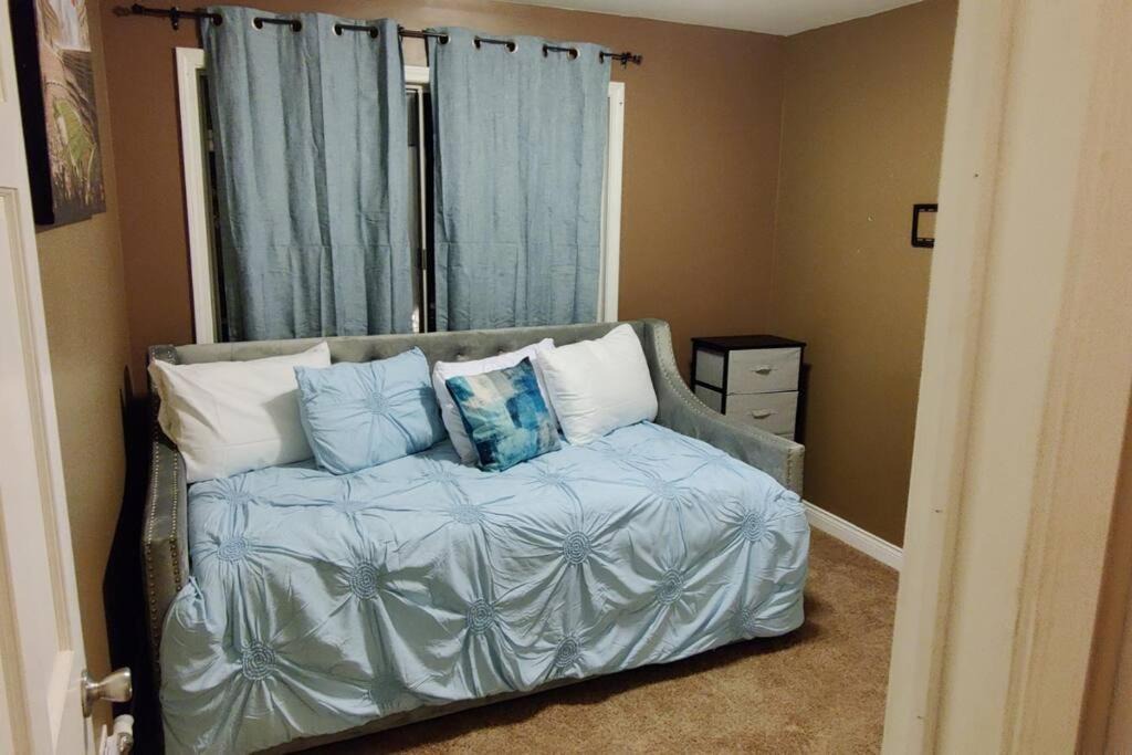 Photo of Bedroom in Matteson