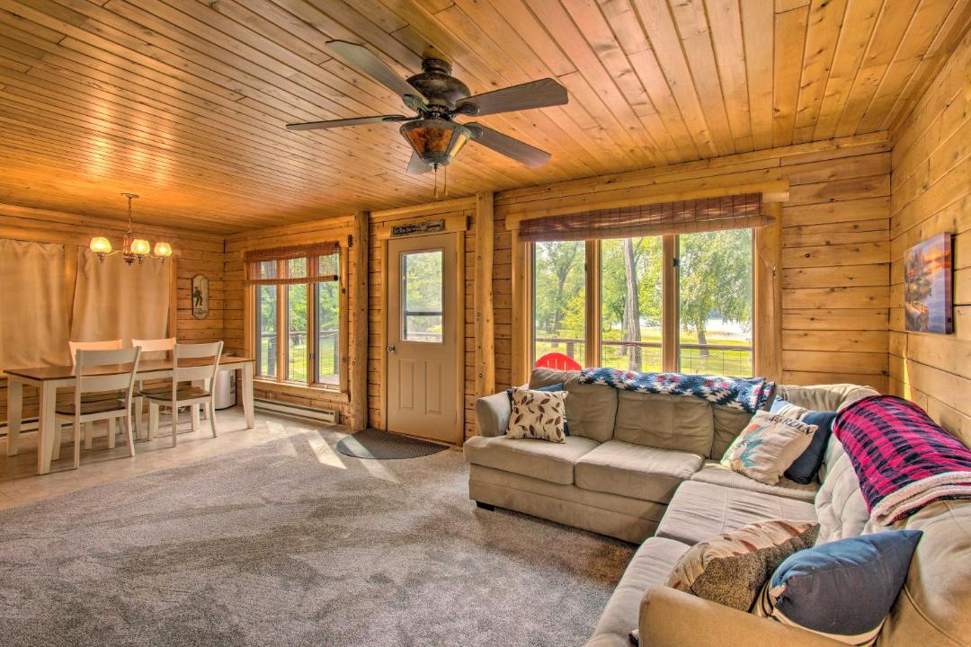 Photo of Livingroom in Camp Grove
