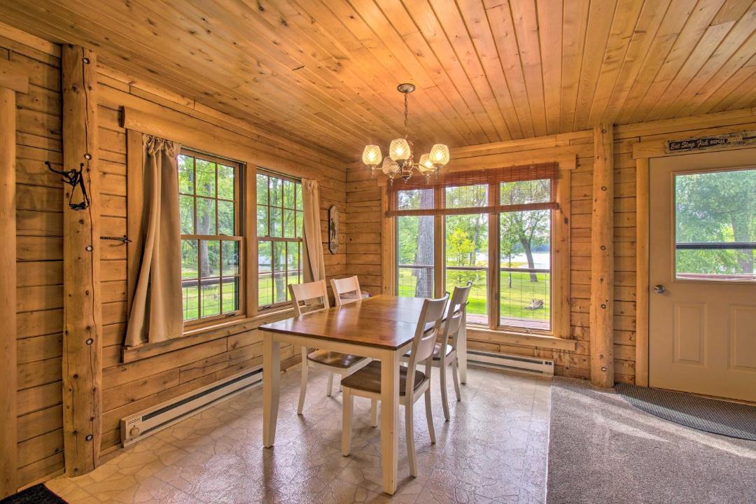 Photo of Livingroom in Camp Grove