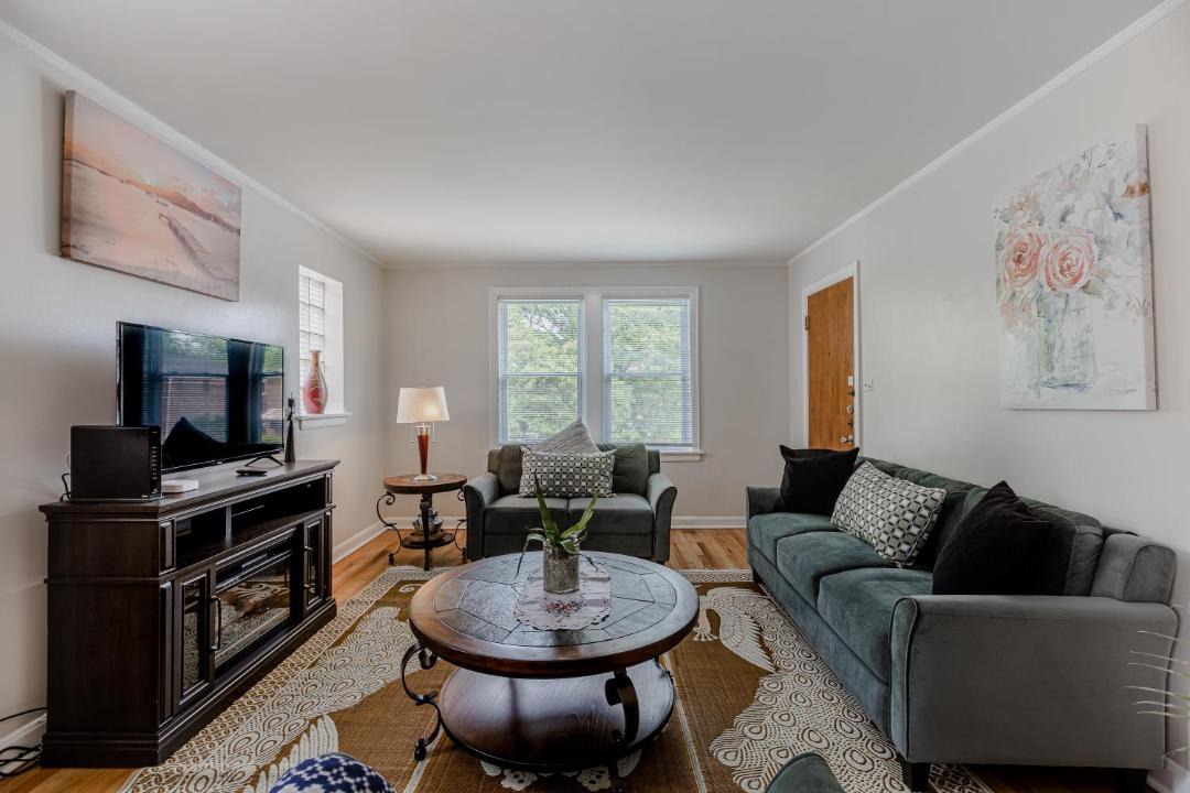 Photo of Livingroom in Evanston