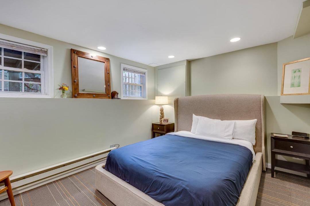 Photo of Bedroom in Pulaski Park