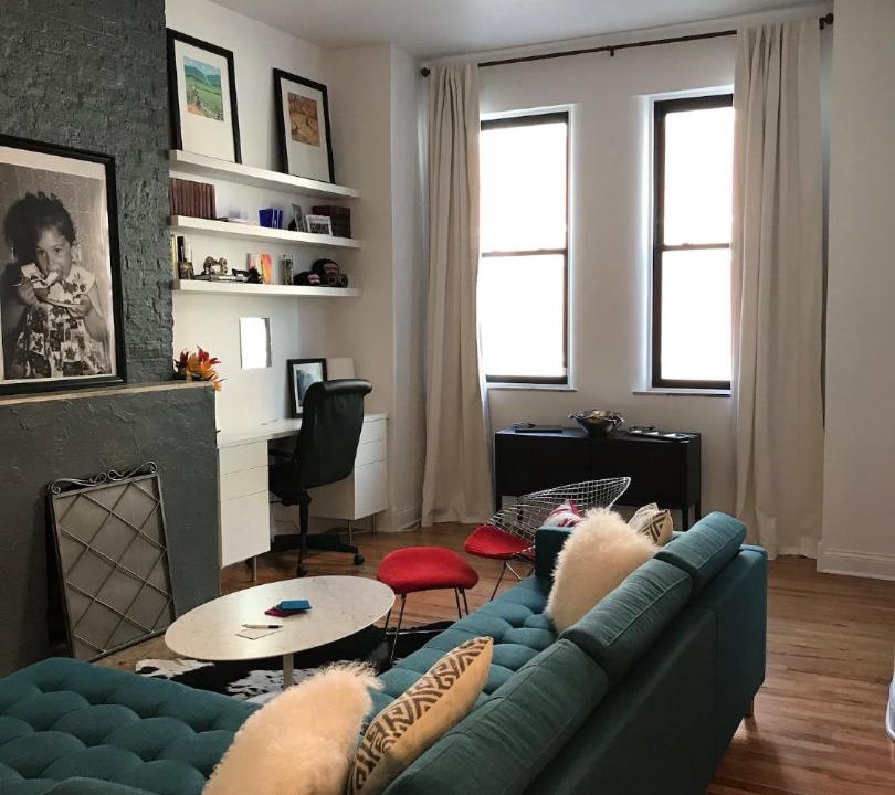 Photo of Livingroom in Old Town Triangle