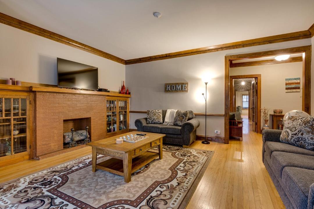 Photo of Livingroom in Rogers Park