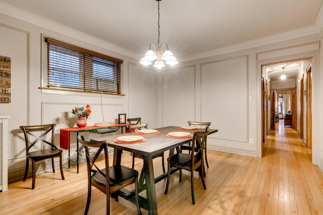 Photo of Livingroom in Rogers Park