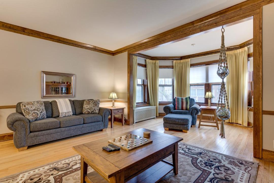 Photo of Livingroom in Rogers Park