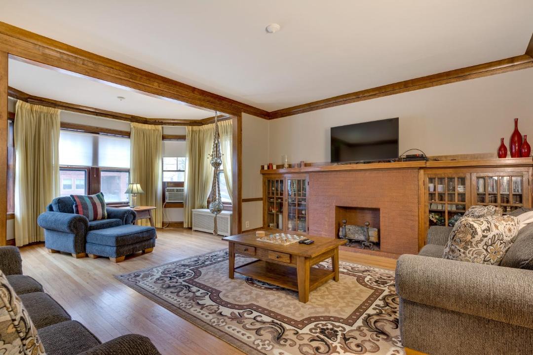 Photo of Livingroom in Rogers Park
