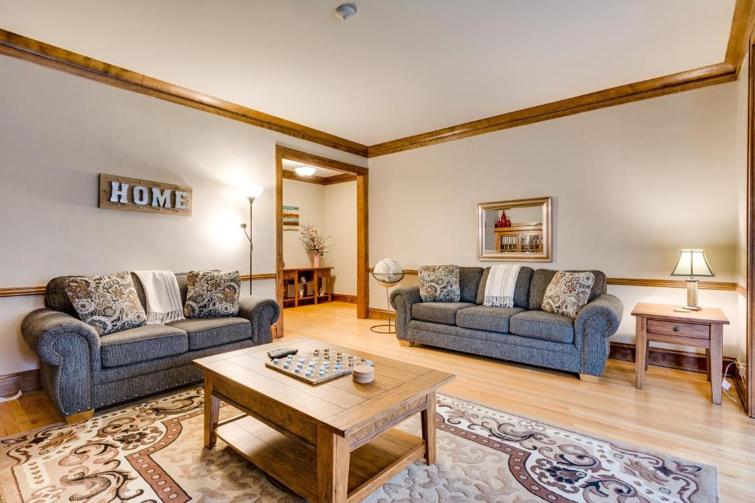 Photo of Livingroom in Rogers Park