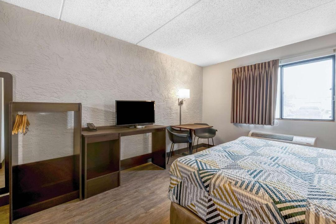 Photo of Bedroom in Elk Grove Village
