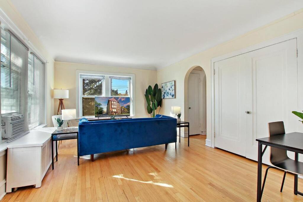 Photo of Livingroom in Skokie