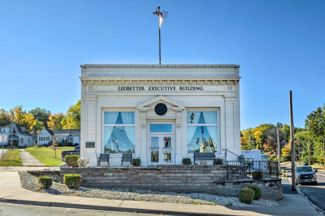 Photo of Buildings in Bartonville