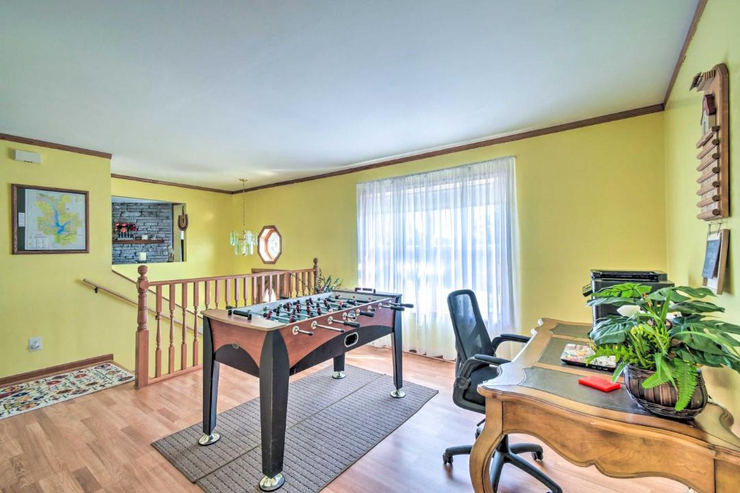 Photo of Livingroom in Apple River