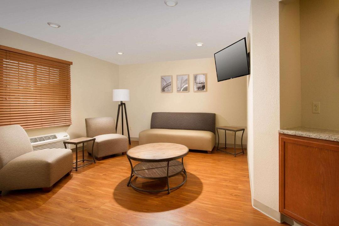 Photo of Livingroom in Romeoville