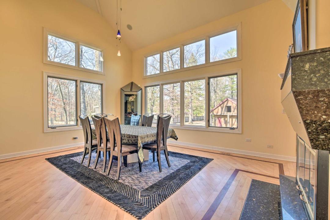 Photo of Livingroom in Riverwoods