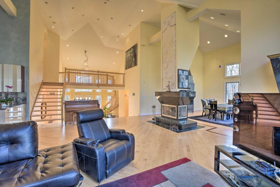 Photo of Livingroom in Riverwoods