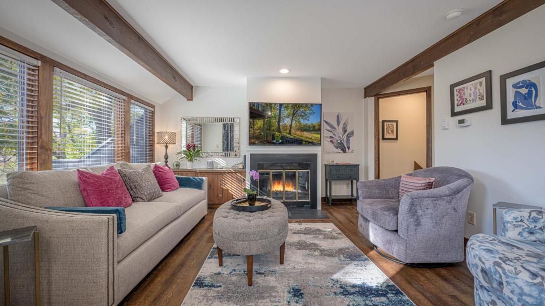 Photo of Livingroom in The Galena Territory