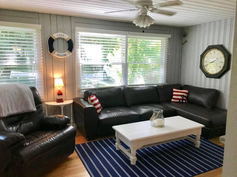 Photo of Livingroom in Wonder Lake