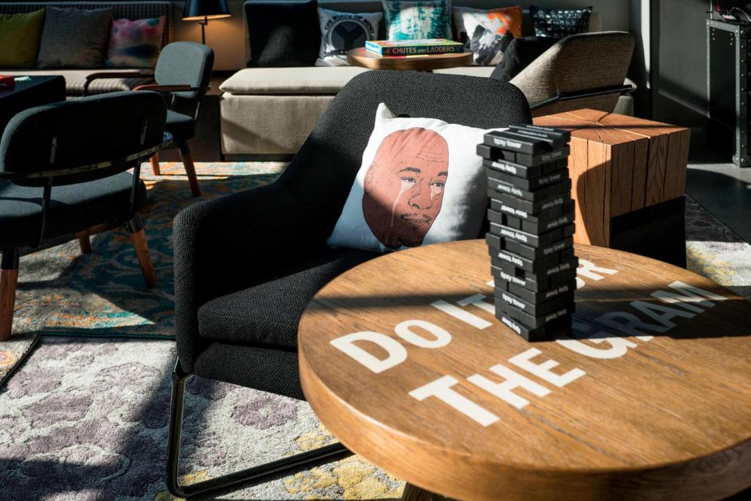 Photo of Livingroom in Downtown Chicago