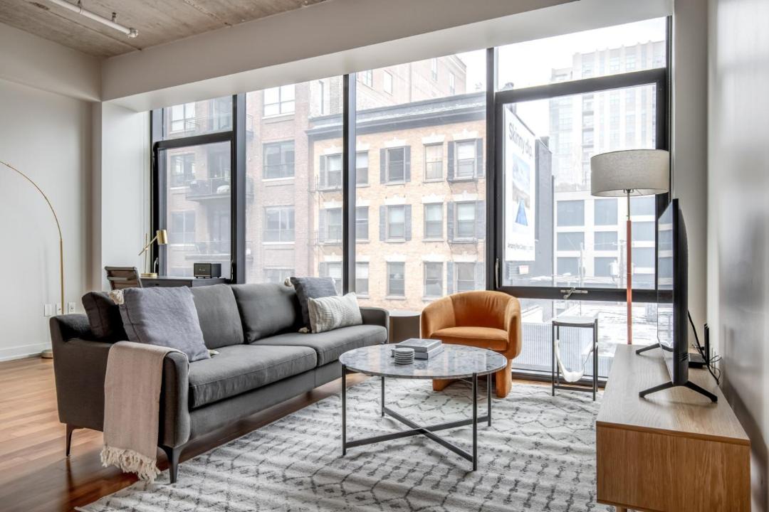 Photo of Livingroom in Near North Side